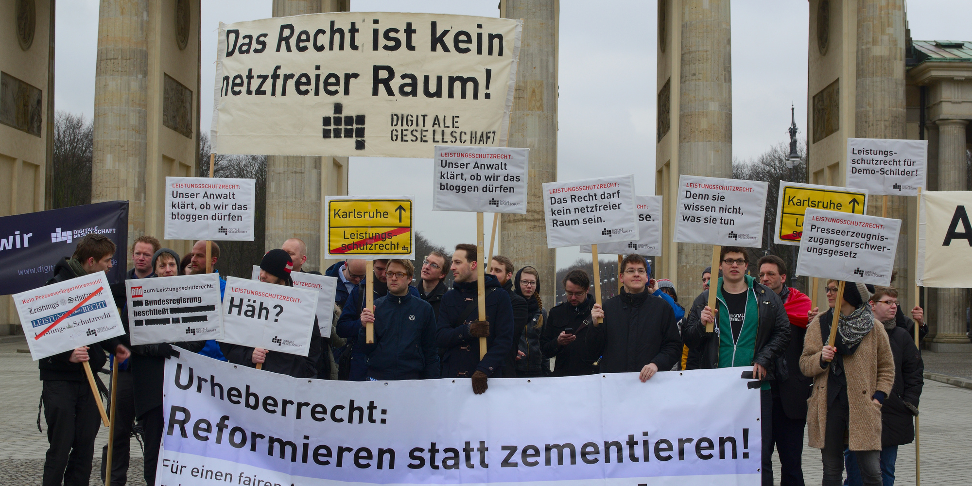DSC_2409 (adapted) (Image by Digitale Gesellschaft [CC BY-SA 2.0] via Flickr)