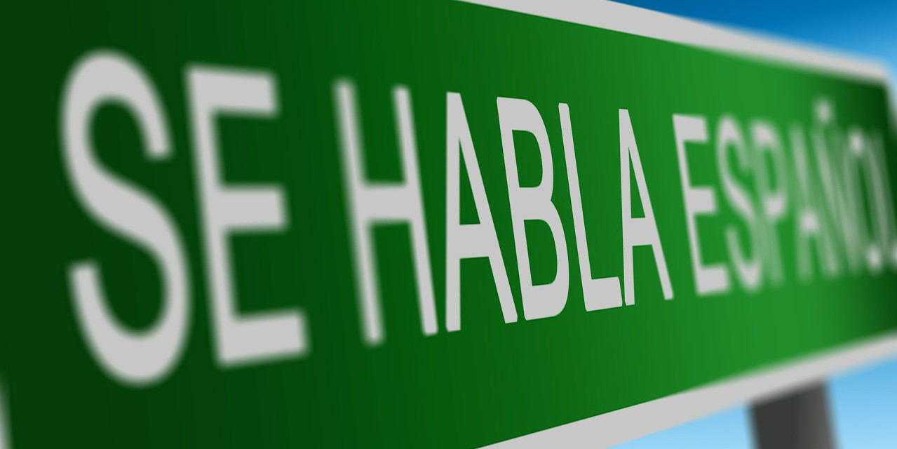 Se Habla Espanol (Bild by Jairo Zelaya [CC0 Public Domain], via Pixabay)