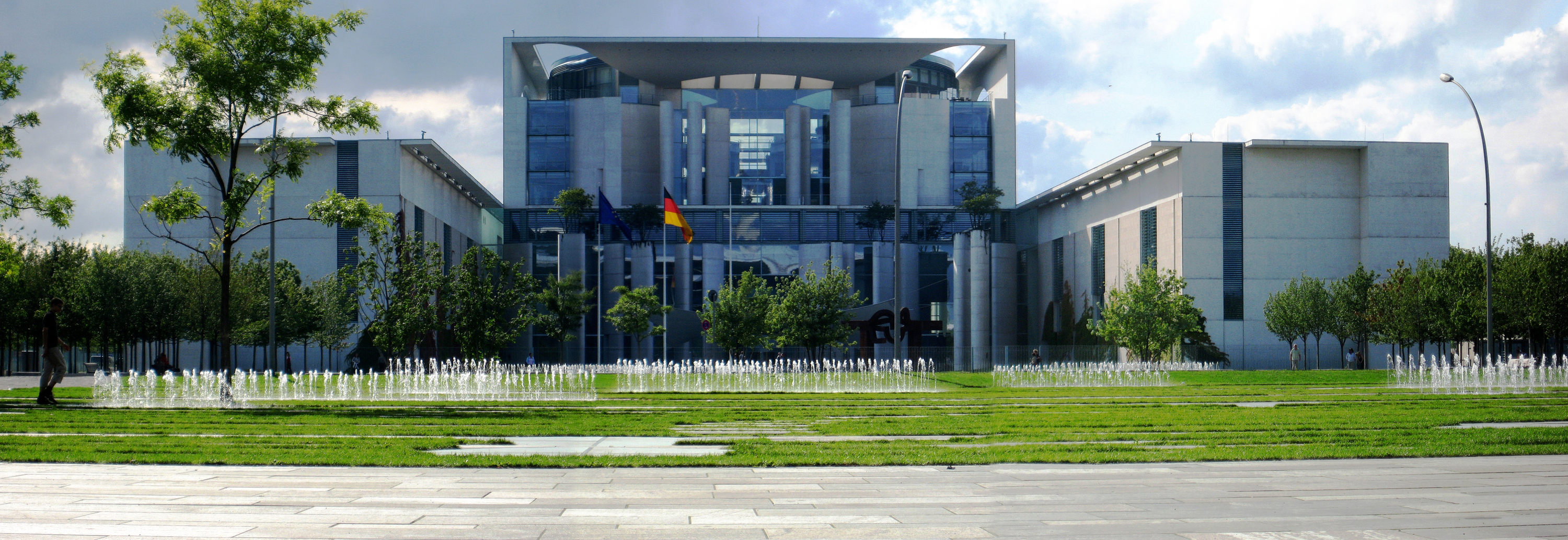 Bundeskanzleramt (Image by Martin Künzel [CC-BY-SA-3.0], via Wikimedia Commons)