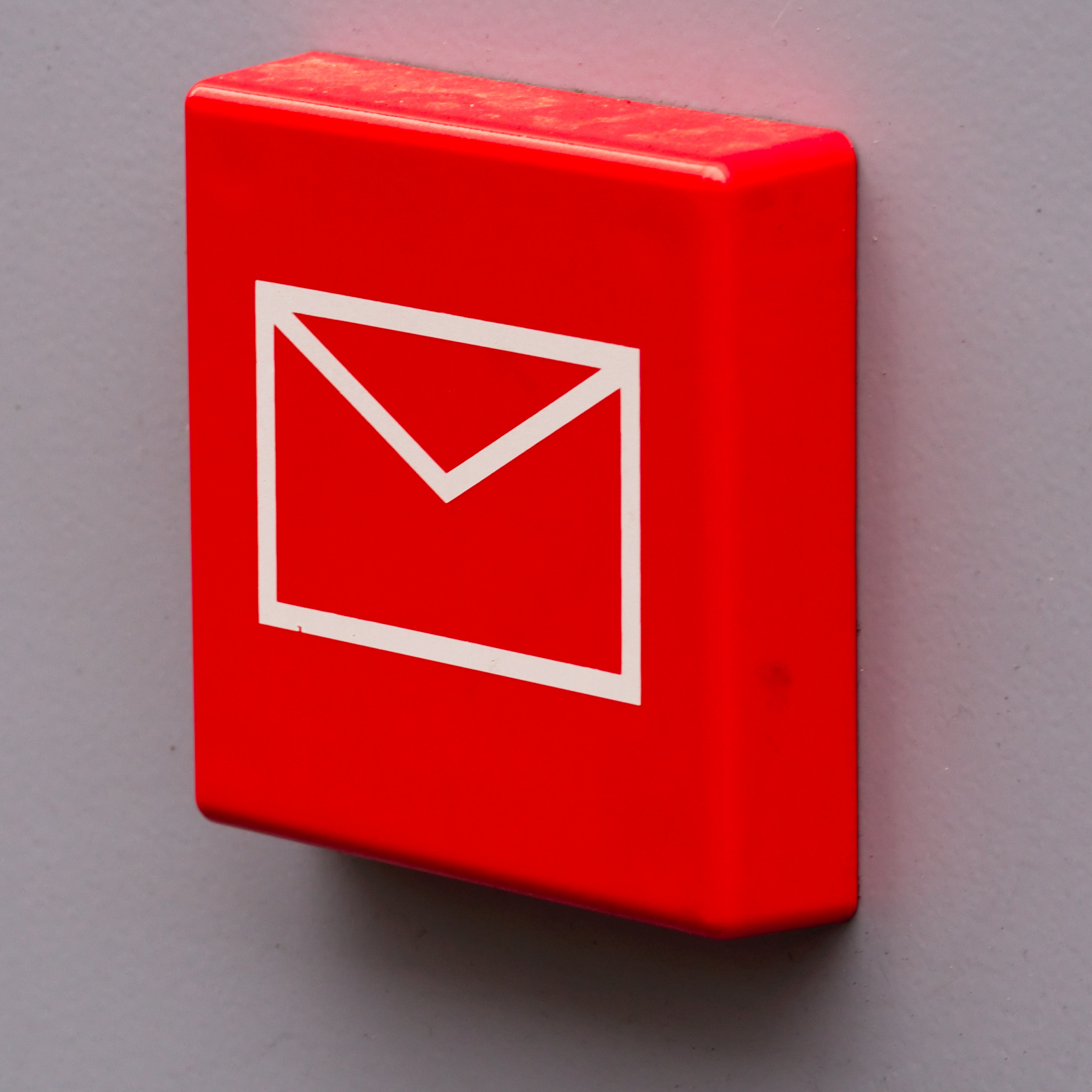 You have a mail (adapted) (Image by Pierre (Rennes) [CC BY 2.0] via Flickr)