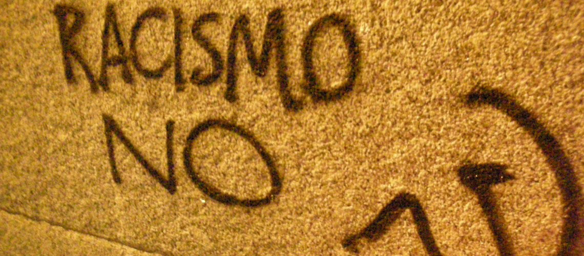 Racismo no (adapted) (Image by Daniel Lobo [CC BY 2.0] via Flickr)