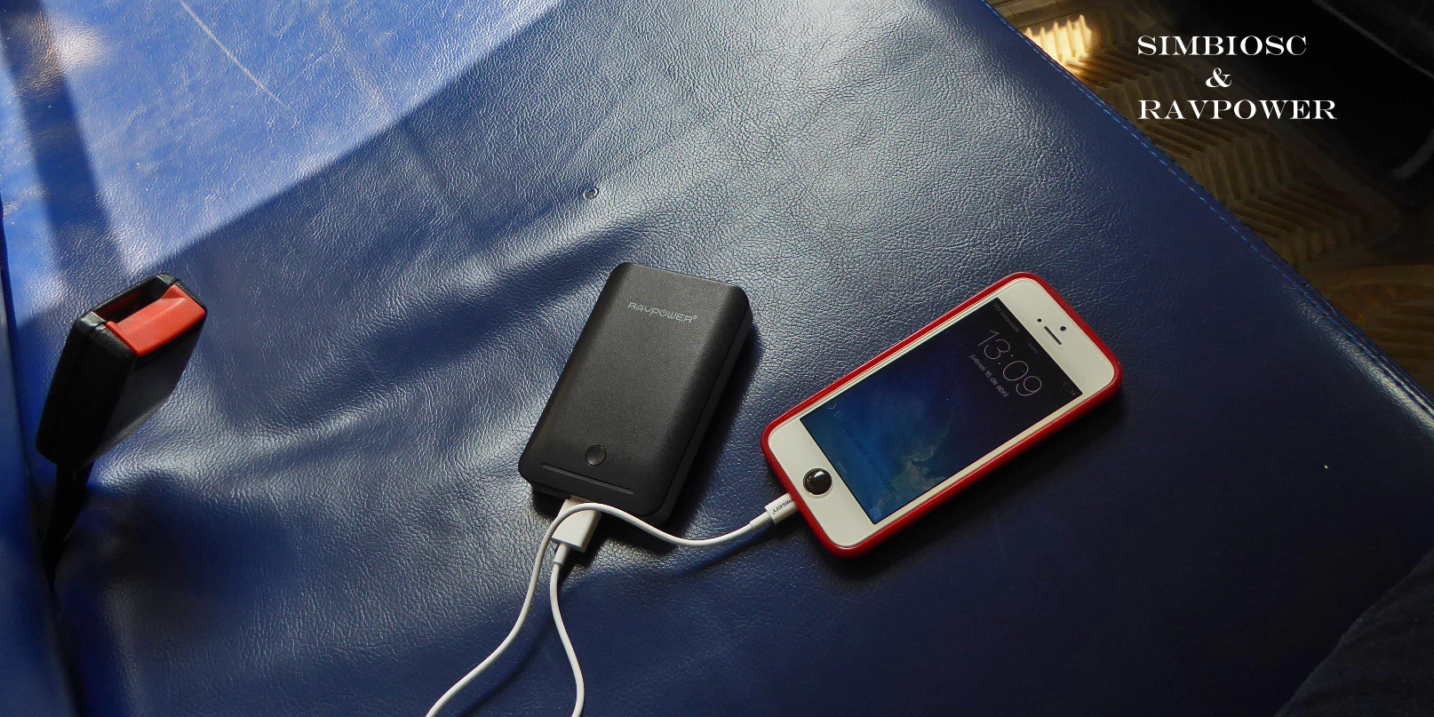 Ravpower moments by Simbiosc (adapted) (Image by César [CC BY-SA 2.0] via Flickr)