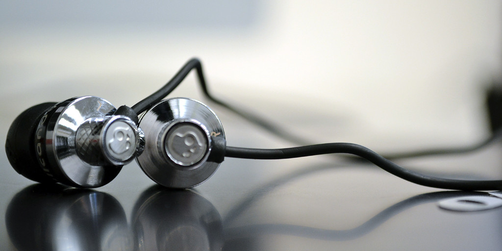 Skullcandy Headphones (adapted) (Image by Brett Levin [CC BY 2.0] via Flickr)