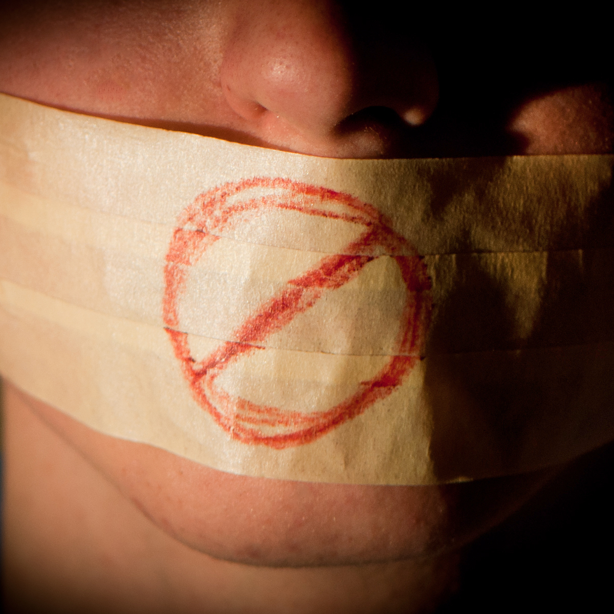 quiet ! (32/365) (adapted) (Image by Tim Geers [CC BY-SA 2.0] via Flickr)