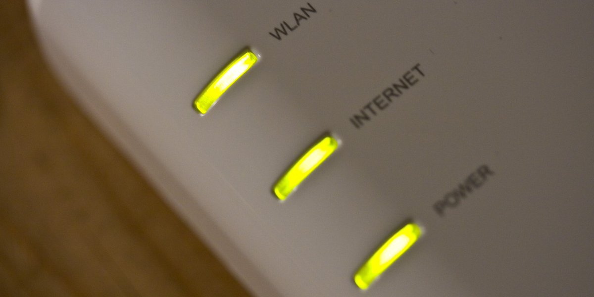 FON Wireless Router (adapted) (Image by nrkbeta [CC BY-SA 2.0] via Flickr)