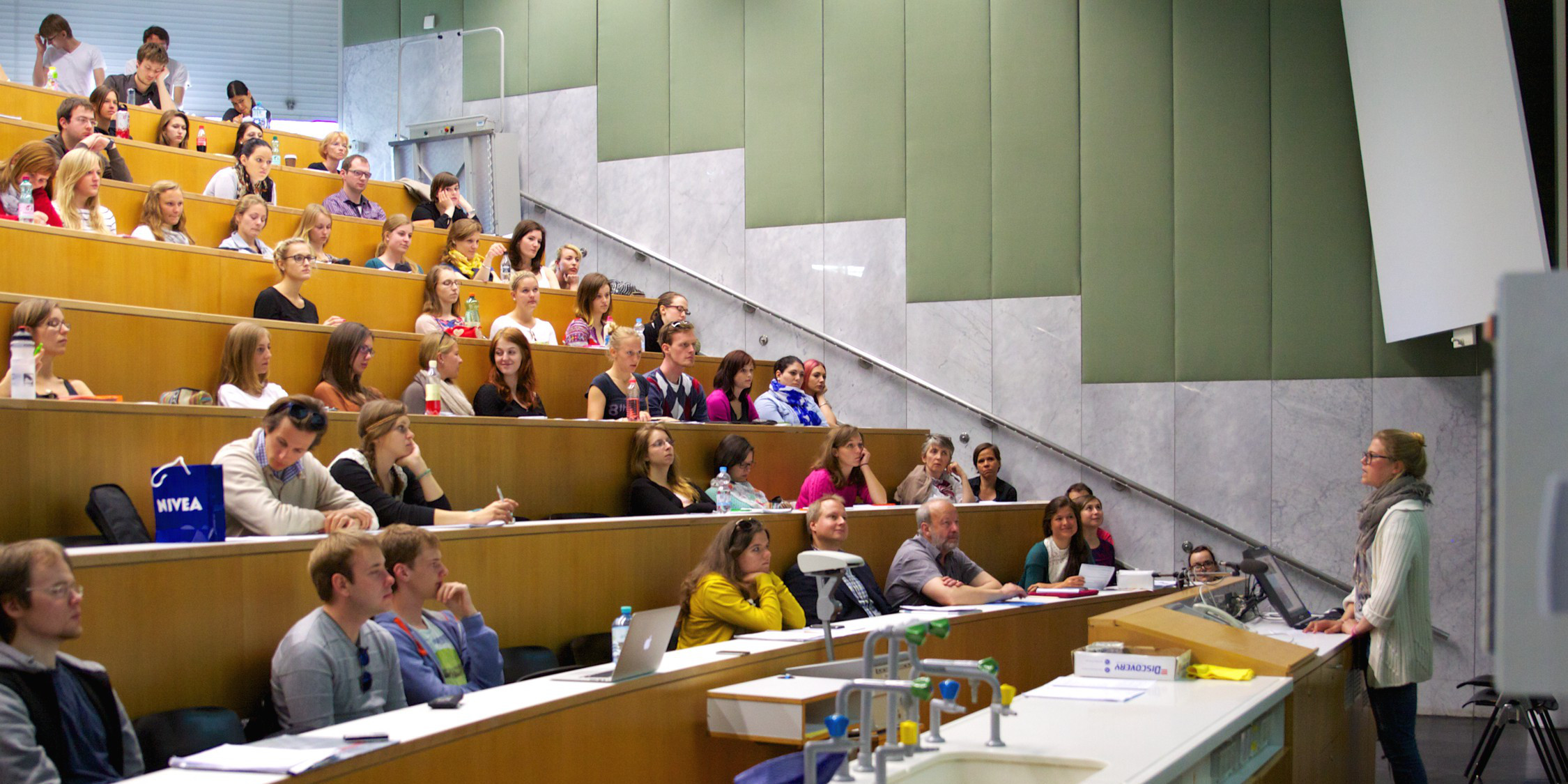 GOerasmus – Informationsveranstaltung zu geförderten Auslandsaufenthalten mit ERASMUS+ (adapted) (Image by Universität Salzburg (PR) [CC BY 2.0] via Flickr)