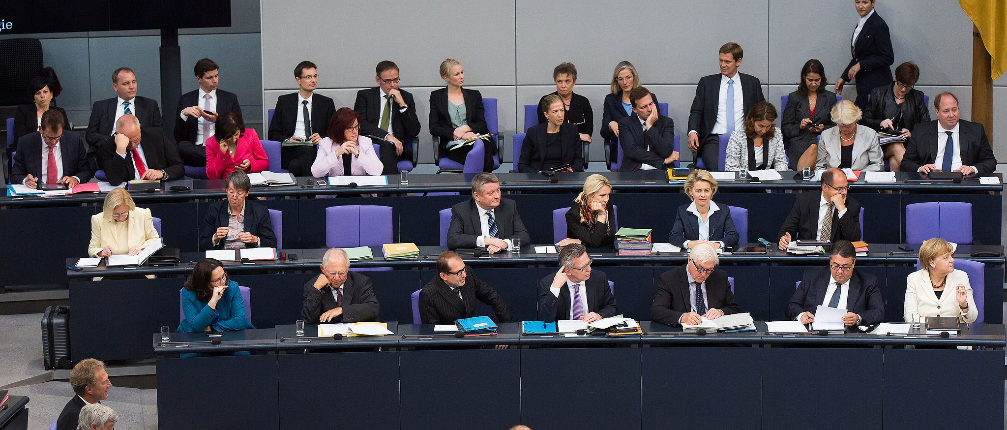 Bundesregierung Merkel III im Jahr 2014 (Image: Tobias Koch [CC BY-SA 3.0 de], via Wikimedia Commons)