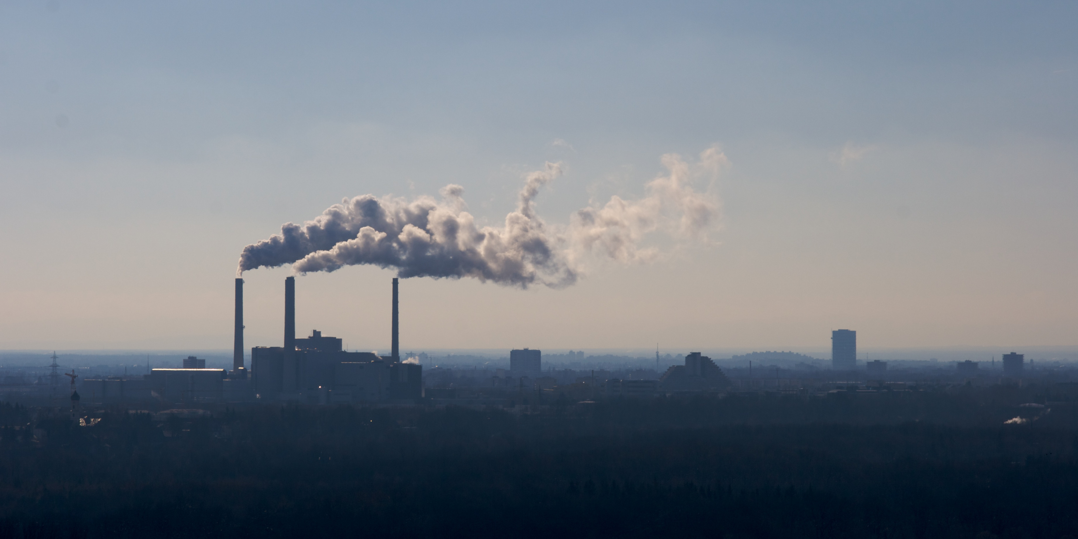 Industrie-Skyline (adapted) (Image by Nico Kaiser [CC BY-SA 2.0] via Flickr)