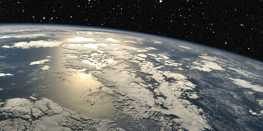 Earth Horizon (adapted) (Image by DonkeyHotey [CC BY 2.0] via flickr)