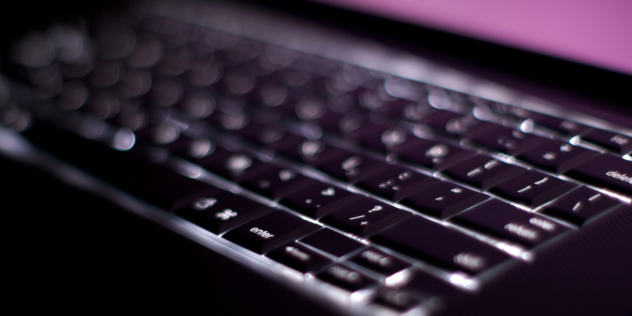 crazy blur (adapted) (Image by lecates [CC BY-SA 2.0] via Flickr)