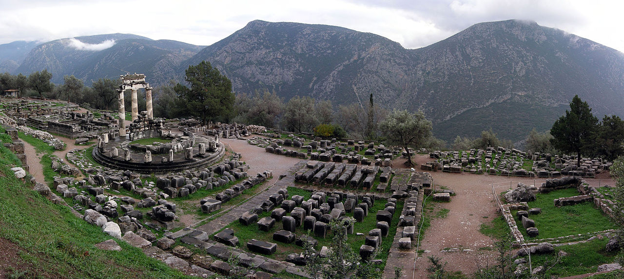 Athina Pronaia Sanctuary at Delphi (Image: Luarvick [CC BY-SA 3.0], via Wikimedia Commons)