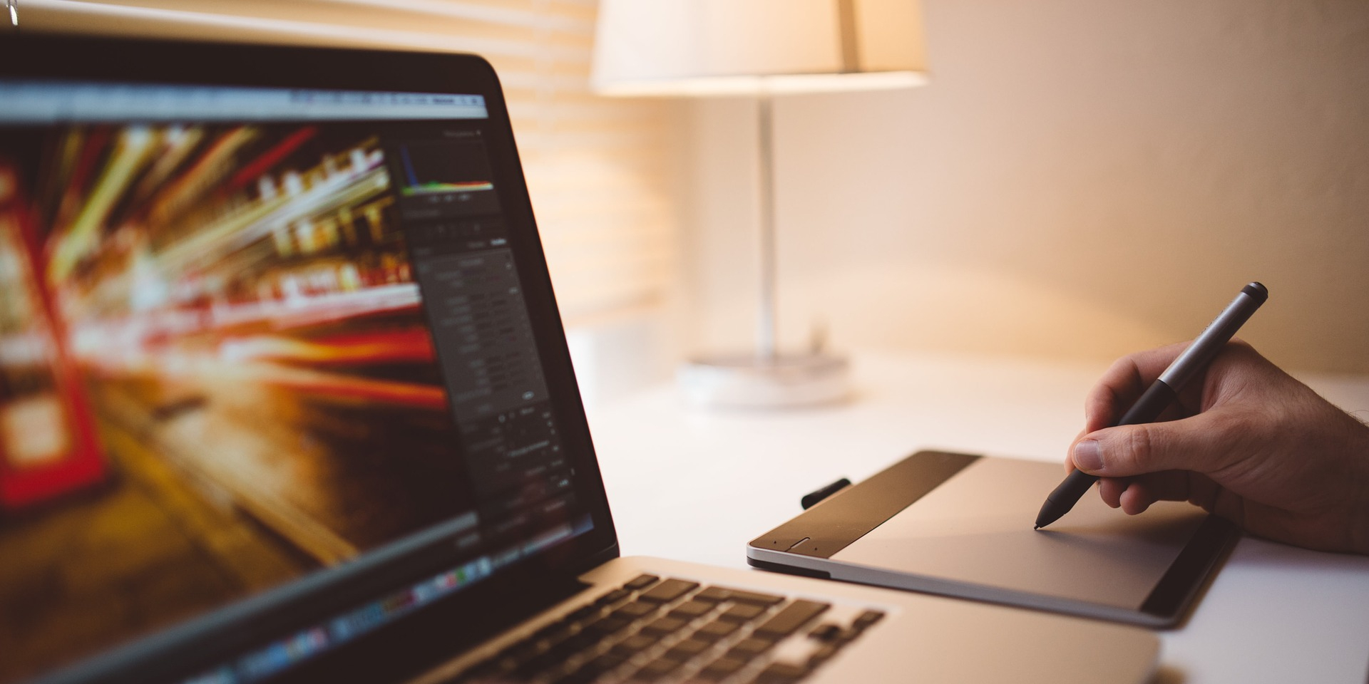 computer-laptop-technologie(Image by Unsplash(CC0) via Pixabay)