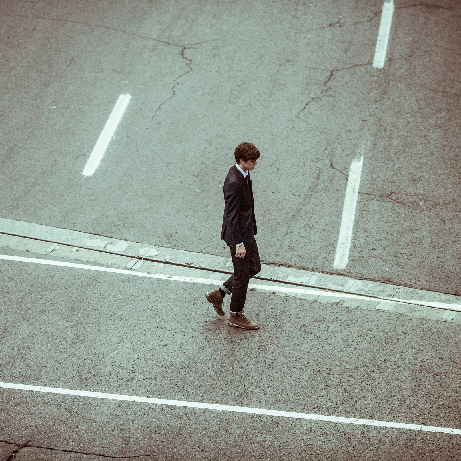 Businessman (Teaser by Unsplash (CC0 Public Domain), via Pixabay)