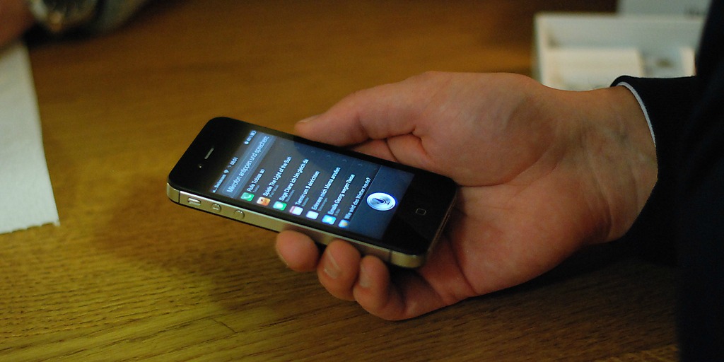 Siri, welcome to local.ch (adapted) (Image by Vasile Cotovanu [CC BY 2.0] via flickr)