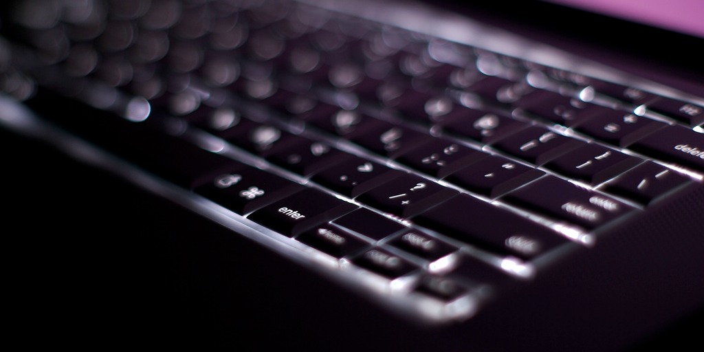 crazy blur (adapted) (Image by lecates [CC BY-SA 2.0] via flickr)