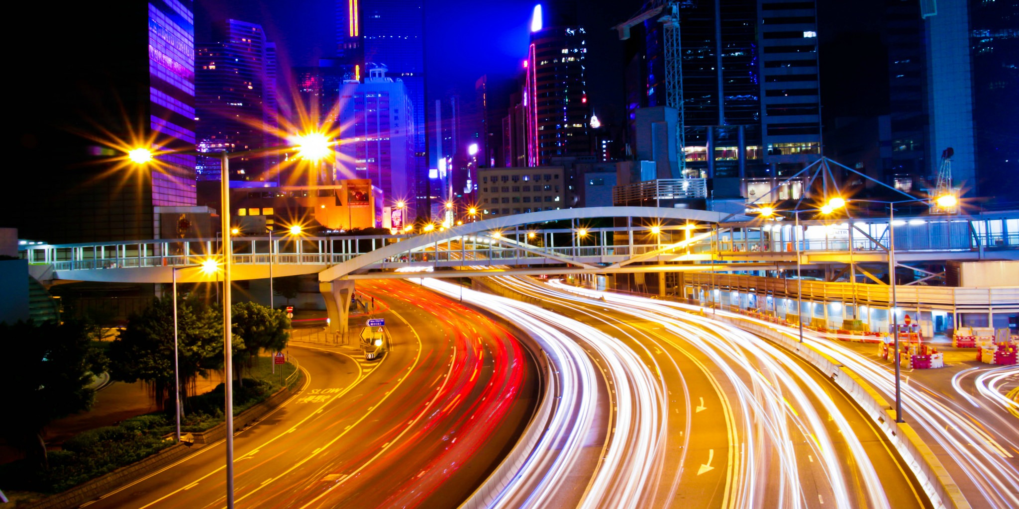 Busy traffic (adapted) (Image by dingcarrie [CC BY 2.0] via flickr)