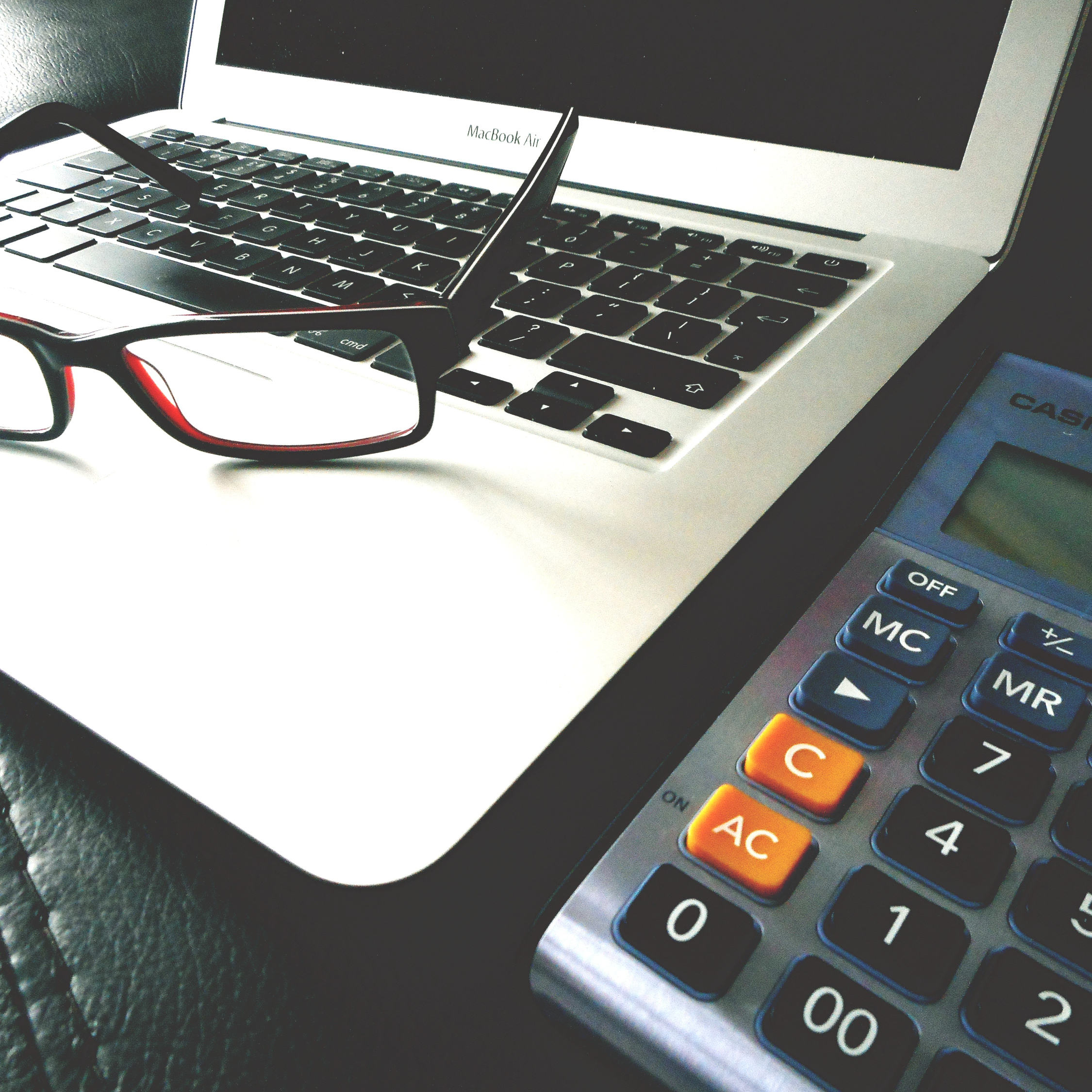 Laptop-Start (Image by vanmarciano(CC0)via Pixabay)
