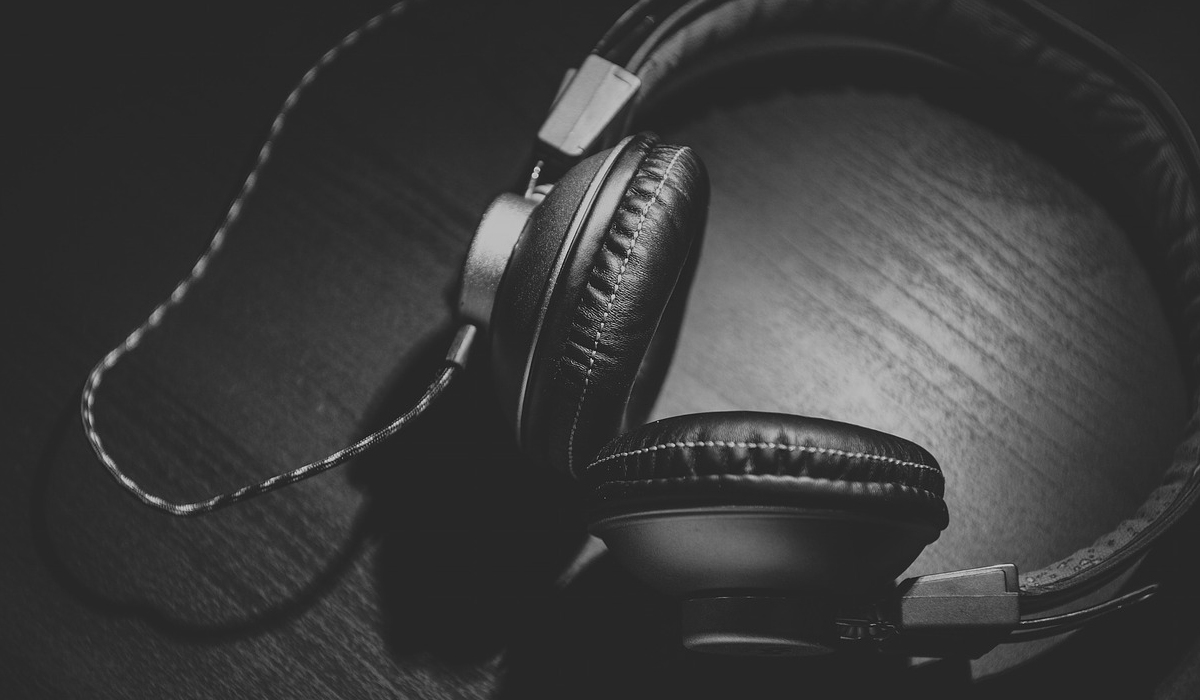 Headphone (Image by Unsplash (CC0 Public Domain) via Pixabay)
