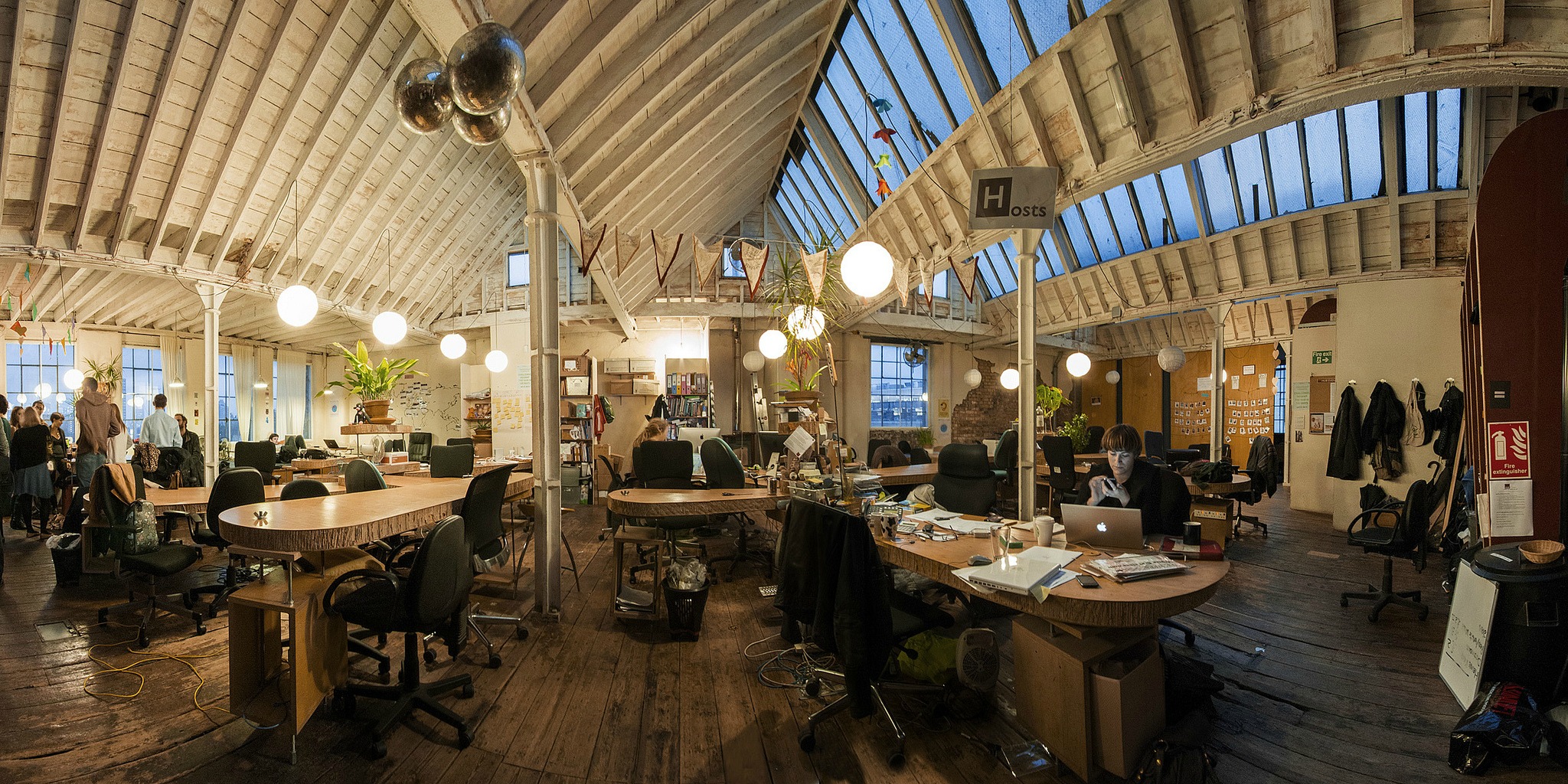 The Hub Islington (adapted) (Image by Impact Hub [CC BY-SA 2.0] via flickr)