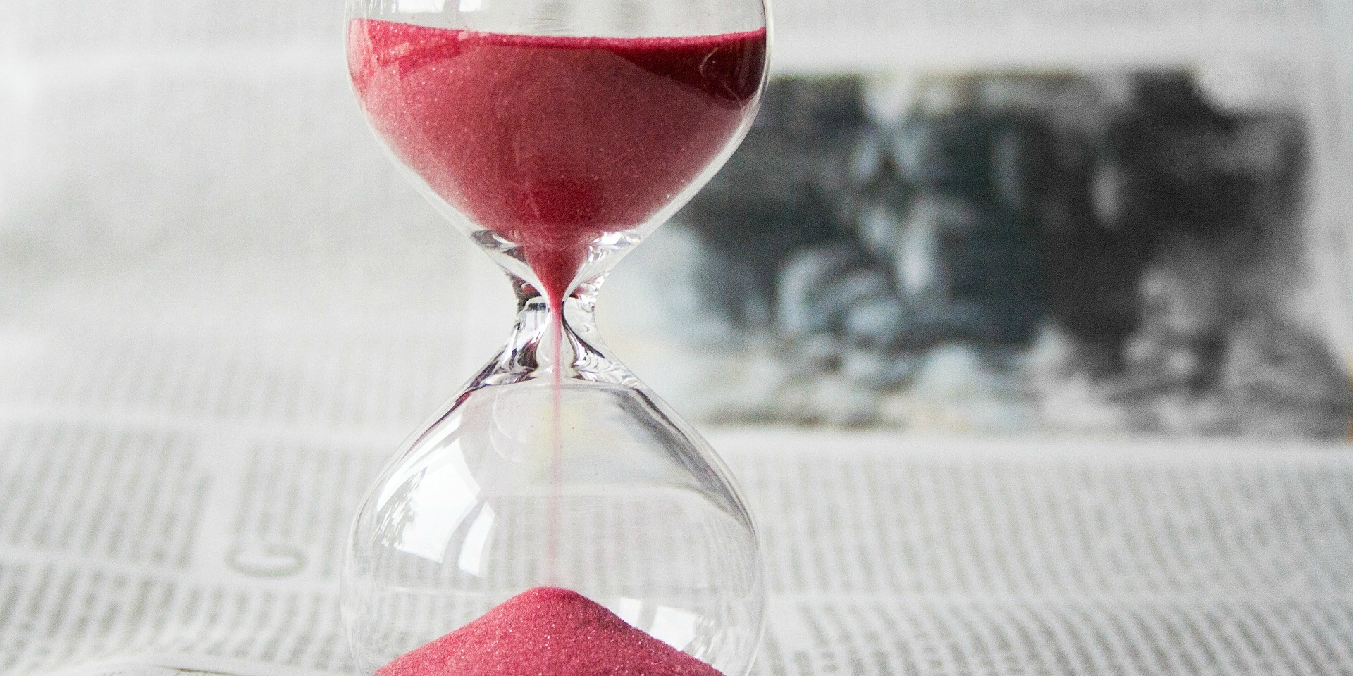 hourglass (adapted) (Image by nile [CC0 Public Domain] via Pixabay)