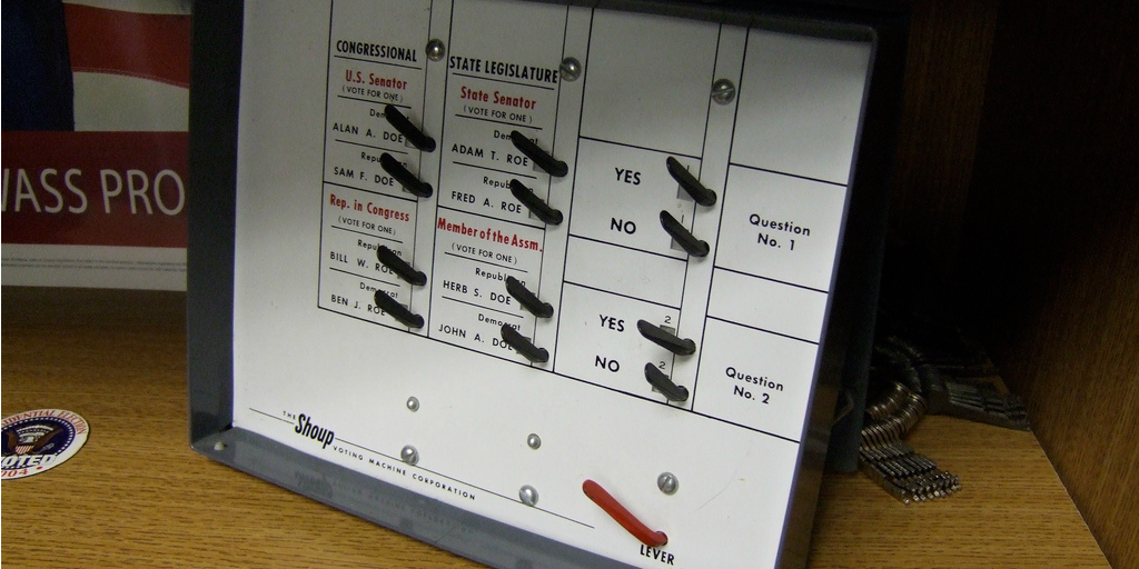 Another old Shoup voting machine (adapted) (Image by Joe Hall [CC BY 2.0] via flickr)