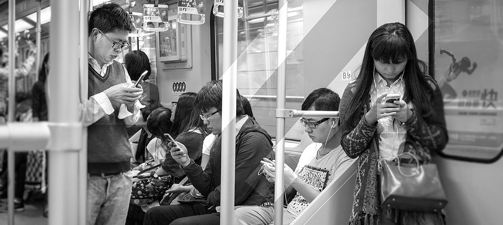 Busy moments! (adapted) (Image by Pedro Serapio [CC BY