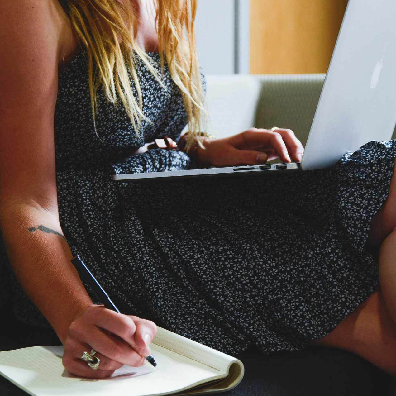 Freelancer (image by StartupStockPhotos (CC0 Public Domain) via Pixabay)
