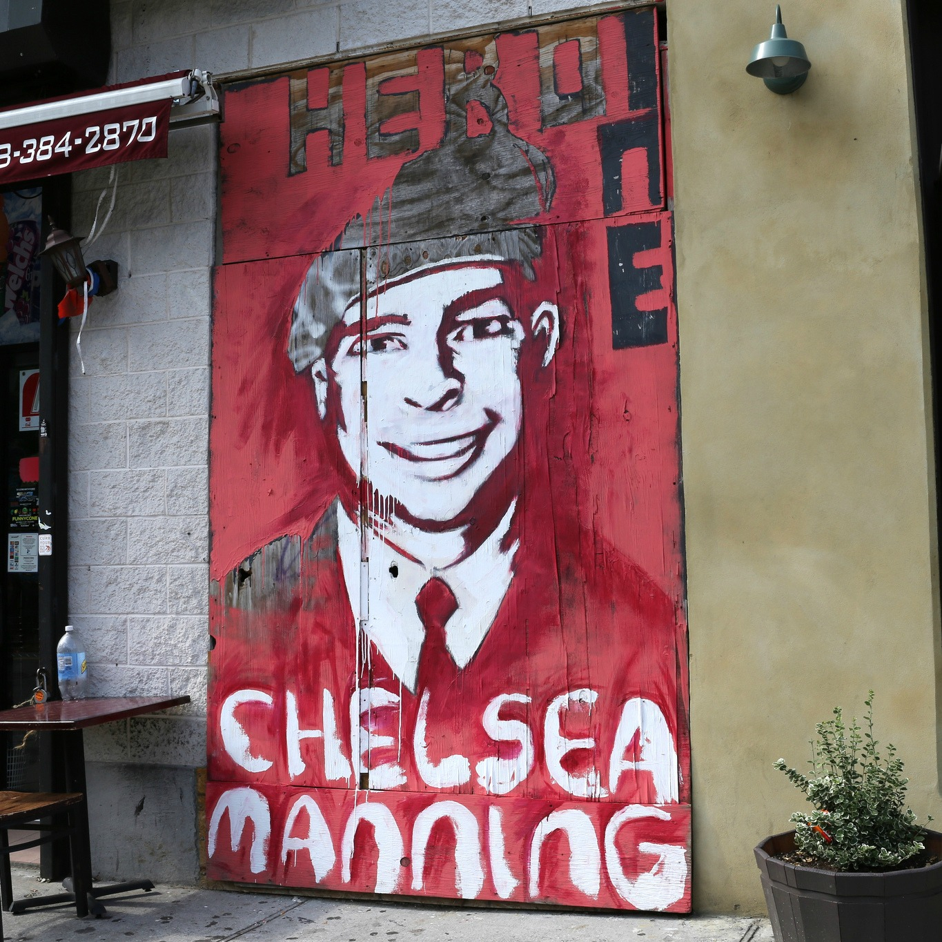 Chelsea Manning mural (adapted) (Image by Timothy Krause [CC BY 2.0] via Flickr)