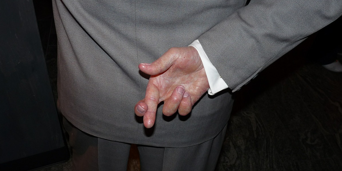 Crossed Fingers (Image by peter67 (CC0 Public Domain) via Pixabay)
