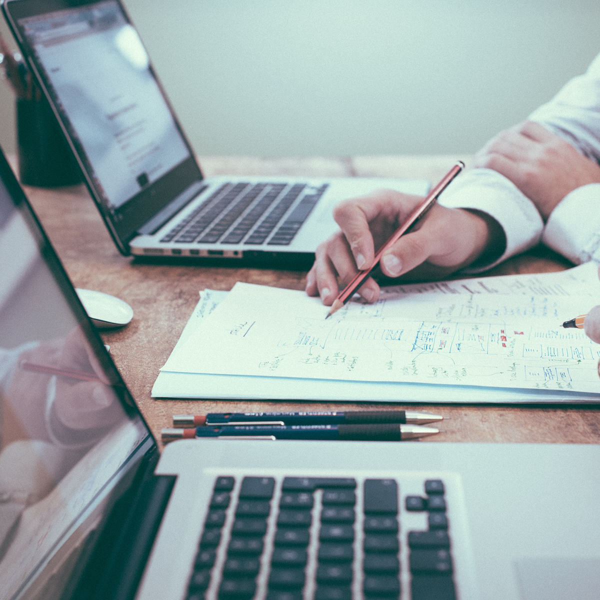 Office (Image by Unsplash (CC0_Public Domain) via Pixabay)
