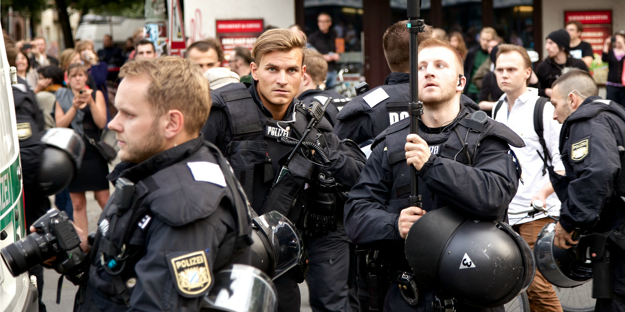 #Ohlauer Räumung Protest 27.06.14 Wiener Ohlauer Straße (adapted) (Image by mw238 [CC BY-SA 2.0] via flickr)