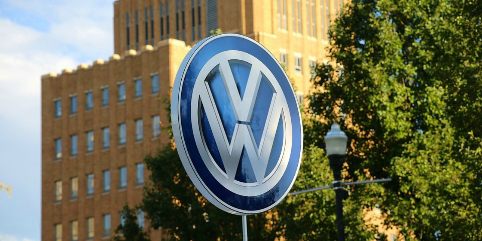 volkswagen (image by jp26jp[CC BY 1.0] via Pixabay