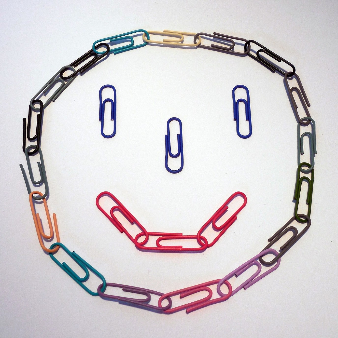 paperclip-image-by-succo-cc0-public-domain-via-pixabay