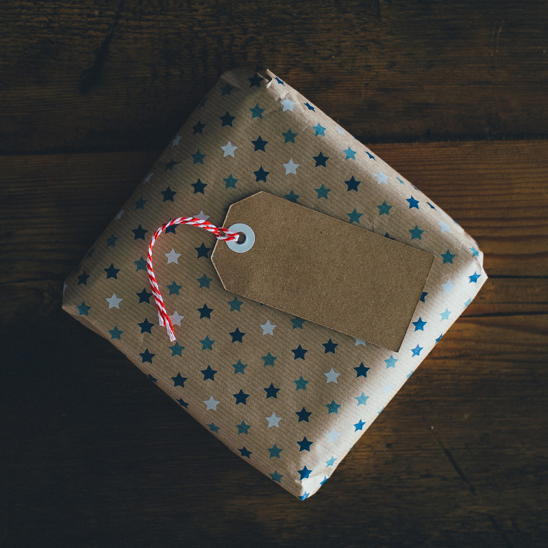 geschenk-image-by-pexels-cc0-public-domain-via-pixabay
