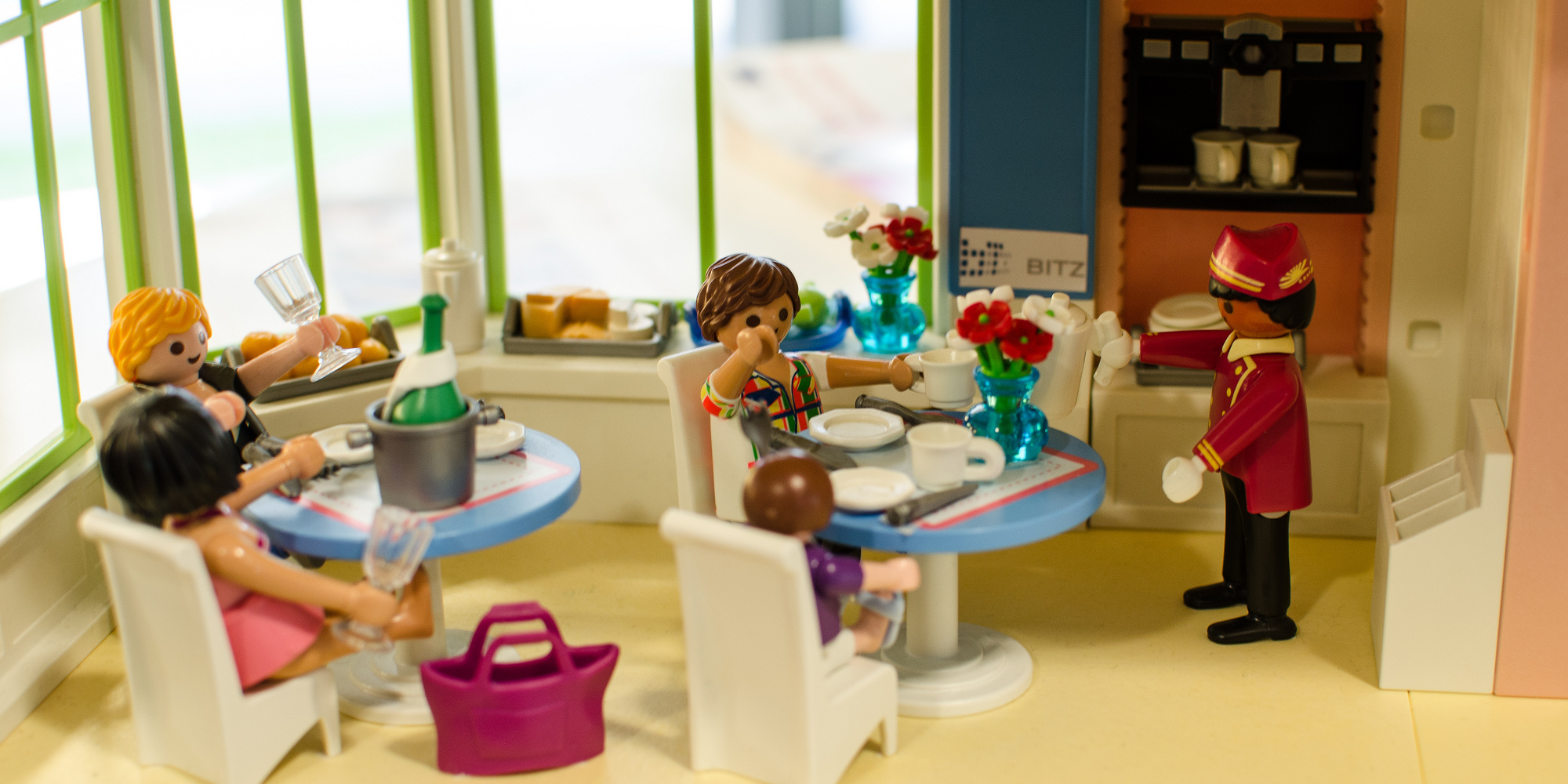 Smart-Home Technologien im Playmobil-Haus des Braunschweiger Informations- und Technologiezentrums (adapted) (Image by wissenschaftsjahr [CC BY 2.0] via Flickr)