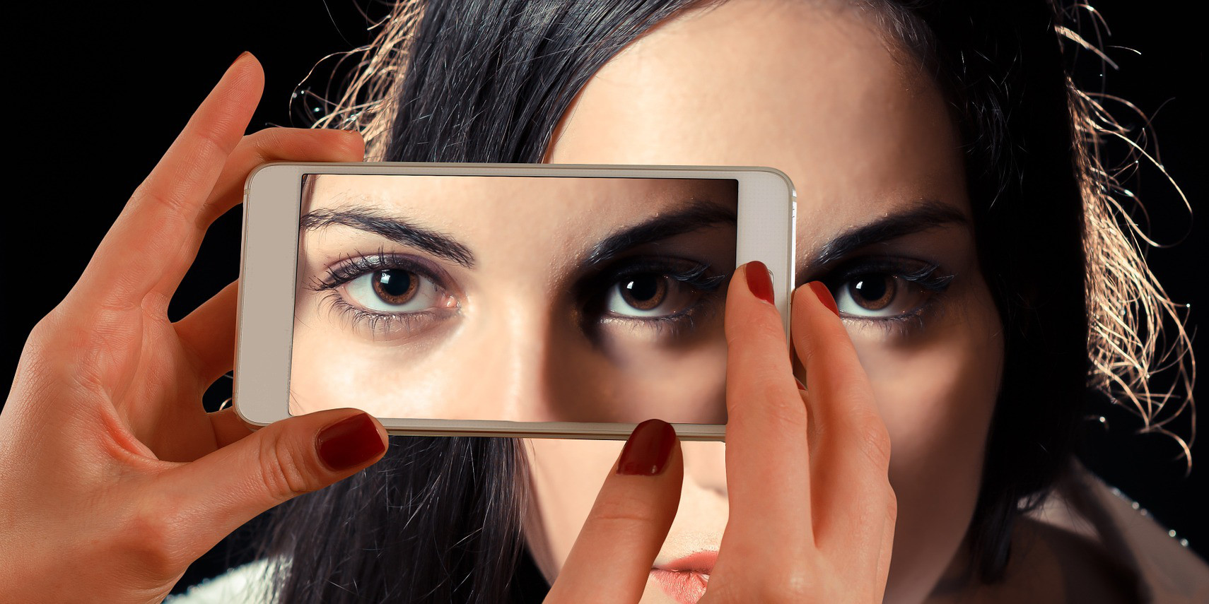 Smartphone (adapted) (Image by geralt [CC0 Public Domain] via pixabay)