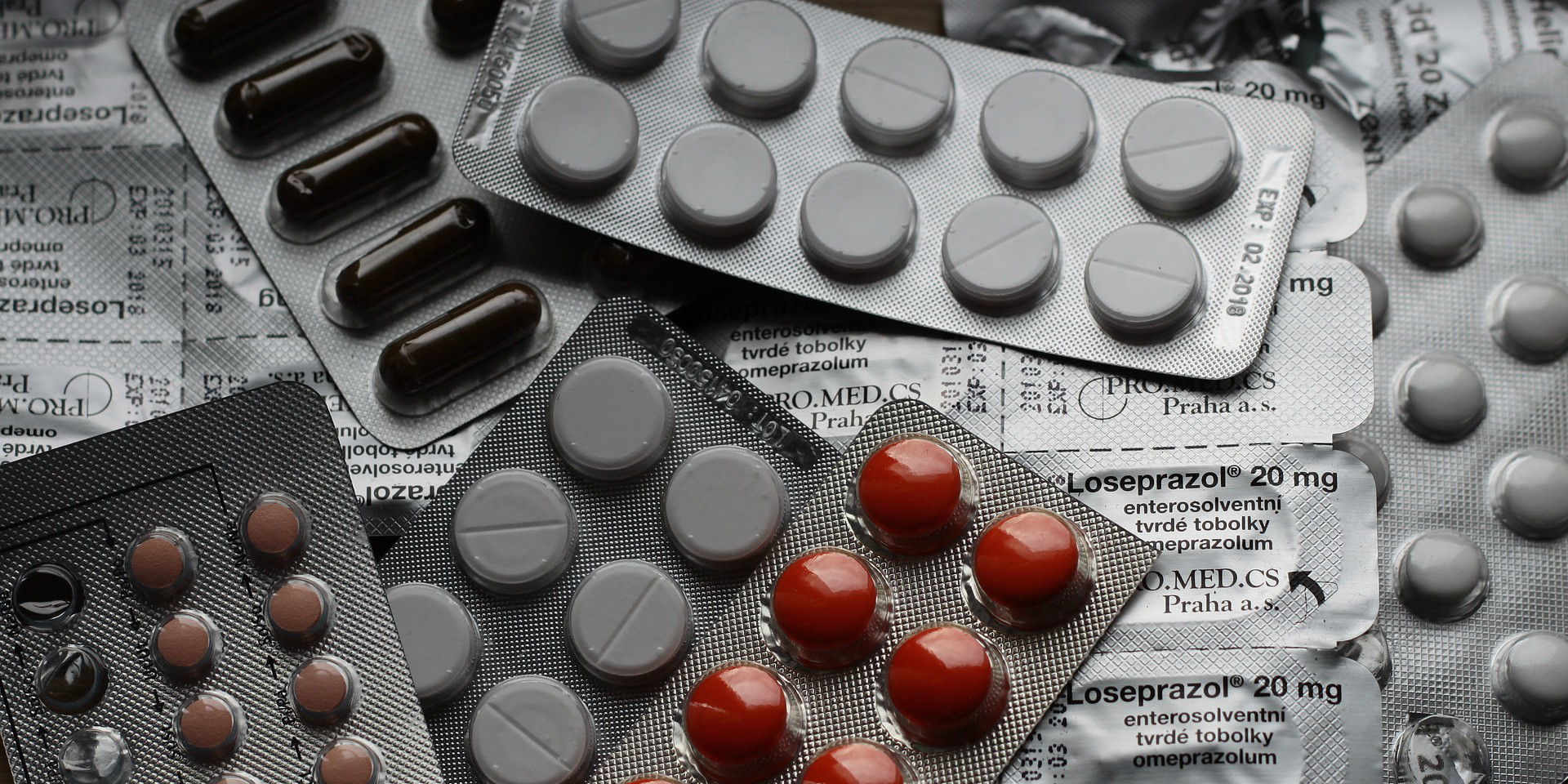Drogen (adapted) (Image by katicaj [CC0 Public Domain] via pixabay)
