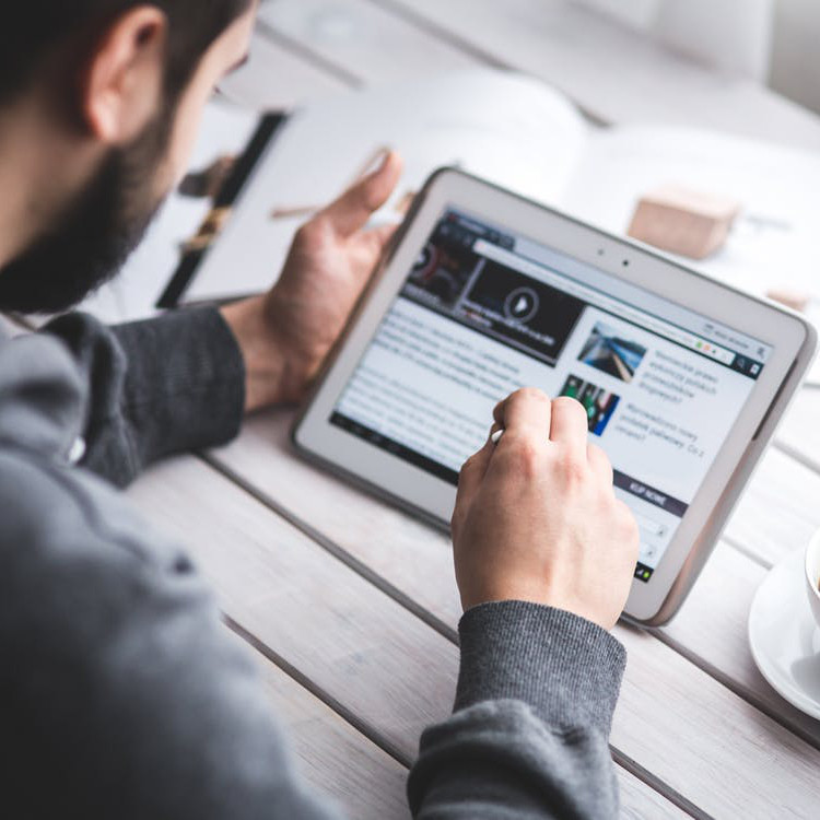 Tablet (adapted)(image by Kaboompics -Karolina [C00]via pexels)