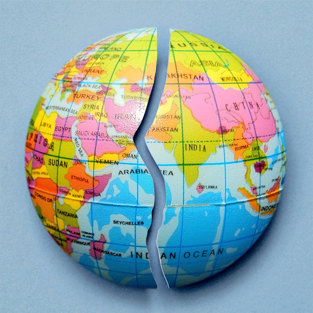 Welt (adapted) (image by quicksandala [CC0] via pixabay)