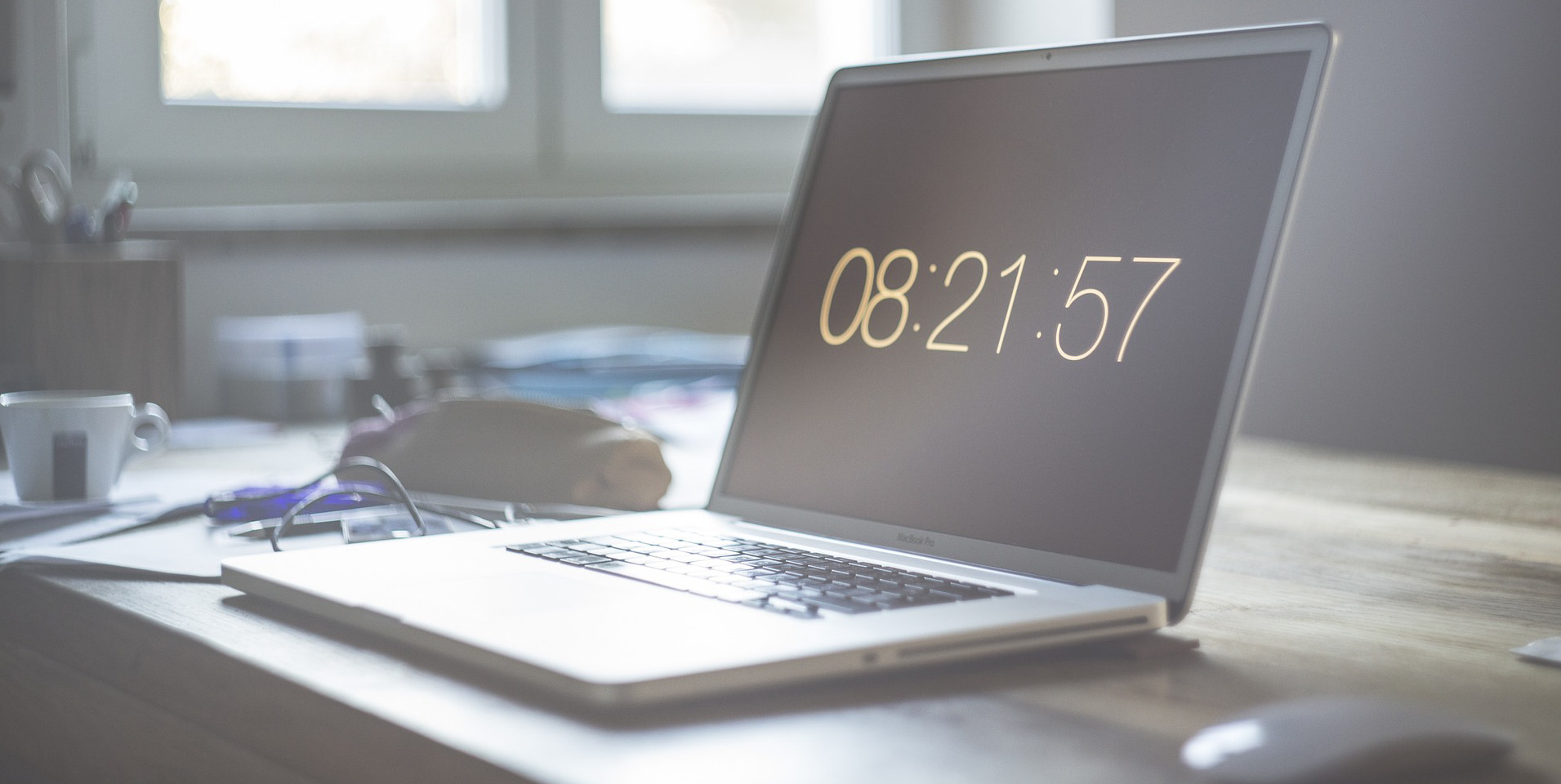 Laptop (adapted) (image by markusspiske [CC0] via pixabay)