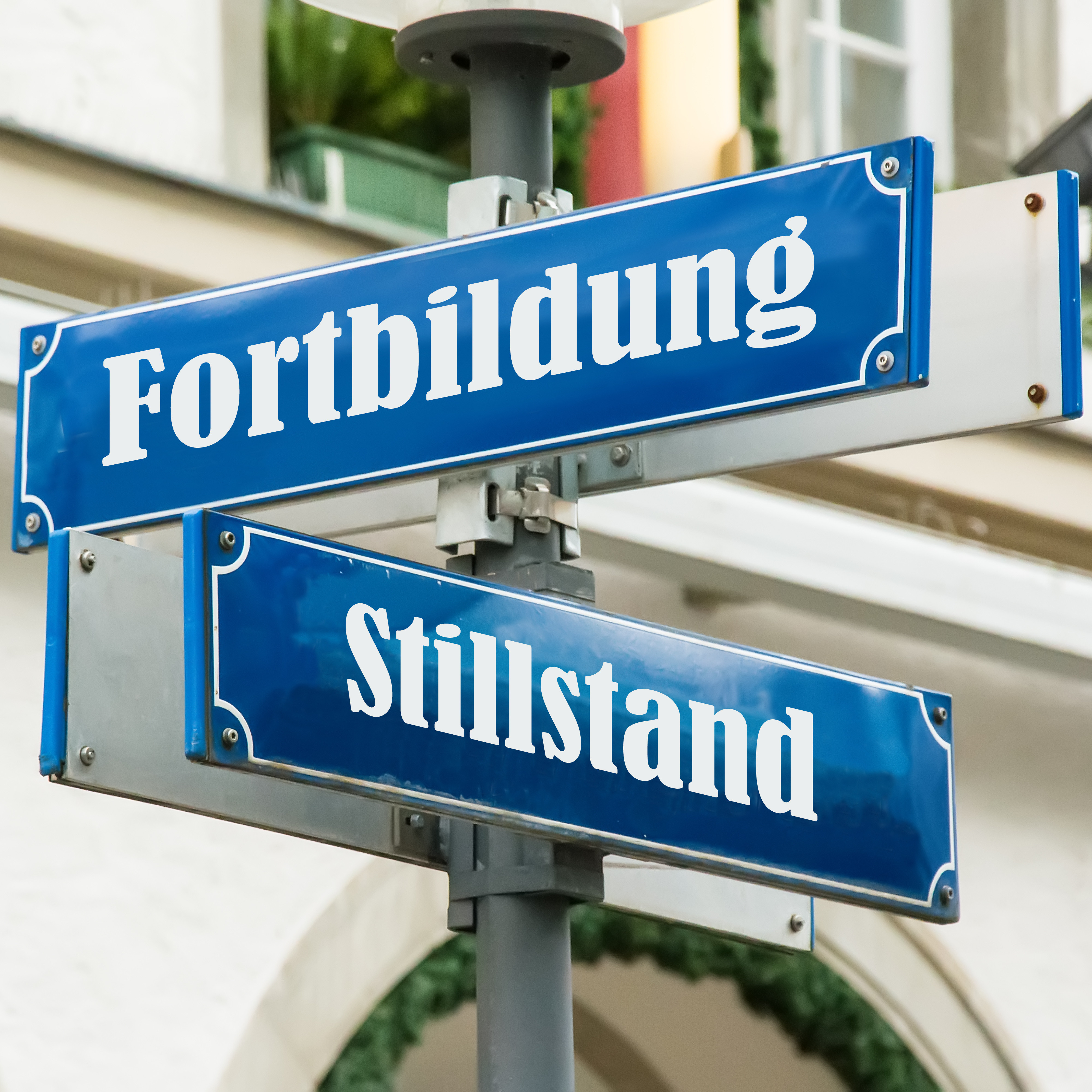 Schild 190 - Fortbildung (adapted) (Image by Thomas Reimer via Adobe Stock)