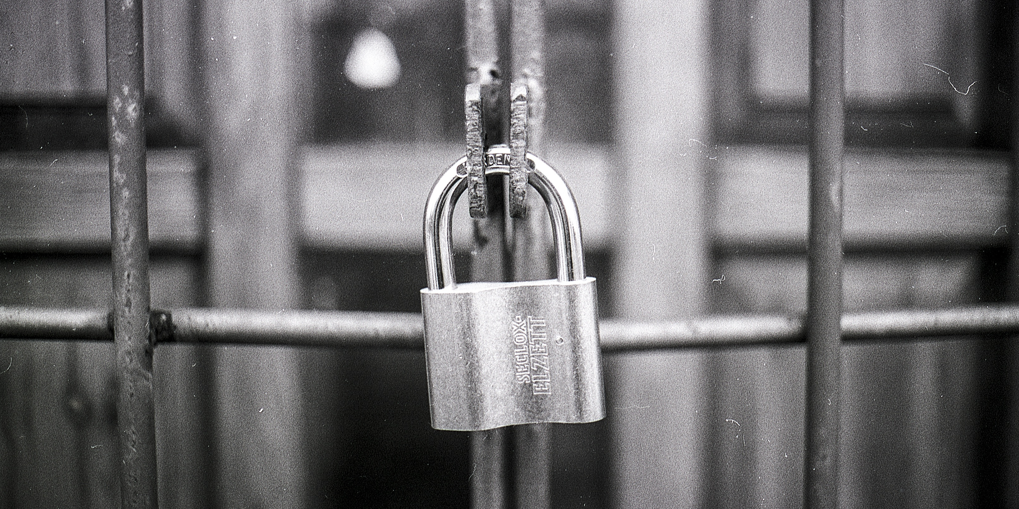 Verschlüsselung (adapted) (Image by brenkee) (CC0) via Pixabay