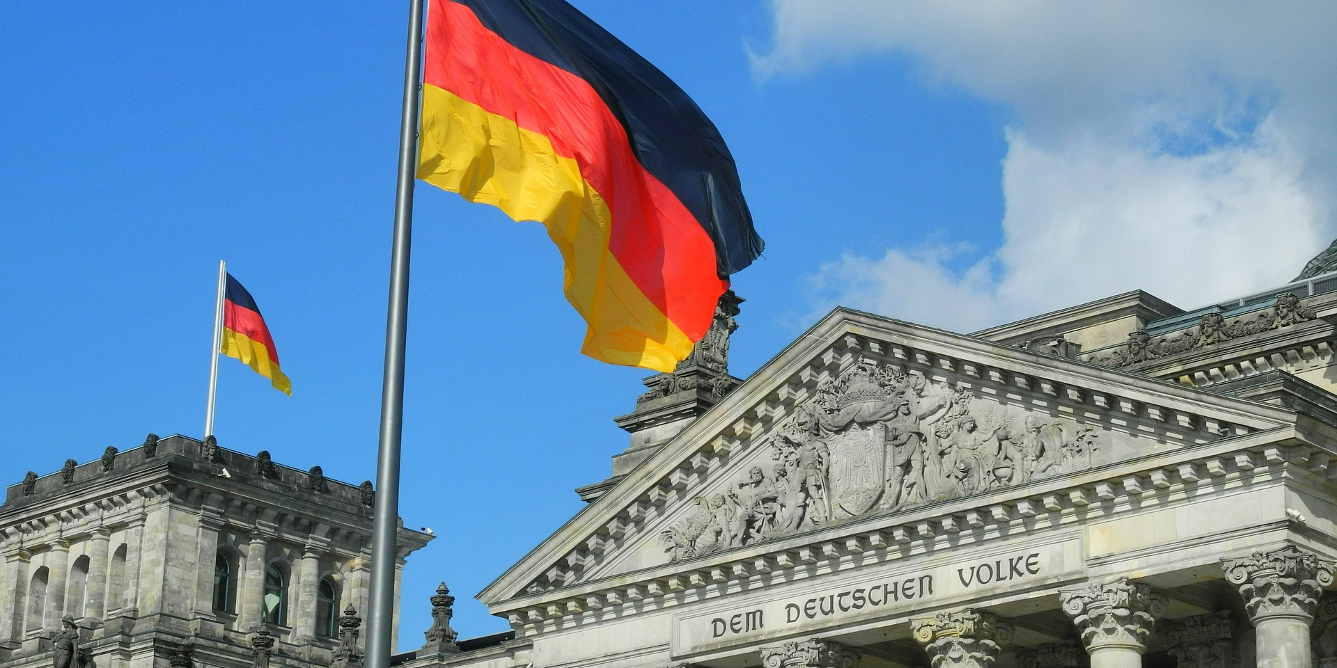 Flagge (adapted) (Image by karlherl [CC0 Public Domain] via Pixabay)