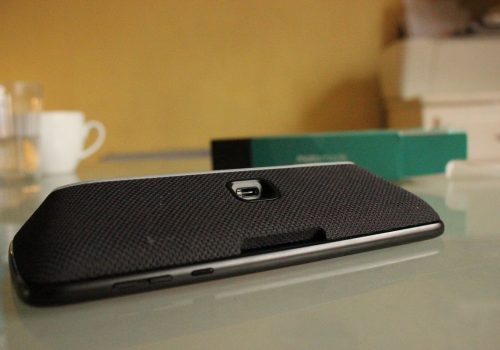 2Speaker_Motorola-moto-z2-Force-