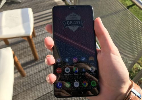 Huawei P20 front draußen