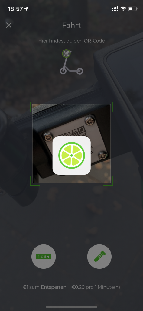QR Code beim E-Scooter scannen