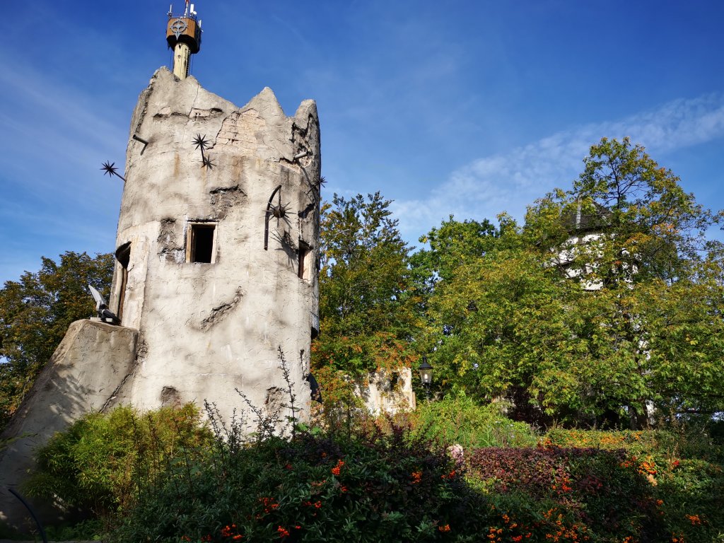 Dekorativer Turm im Heidepark