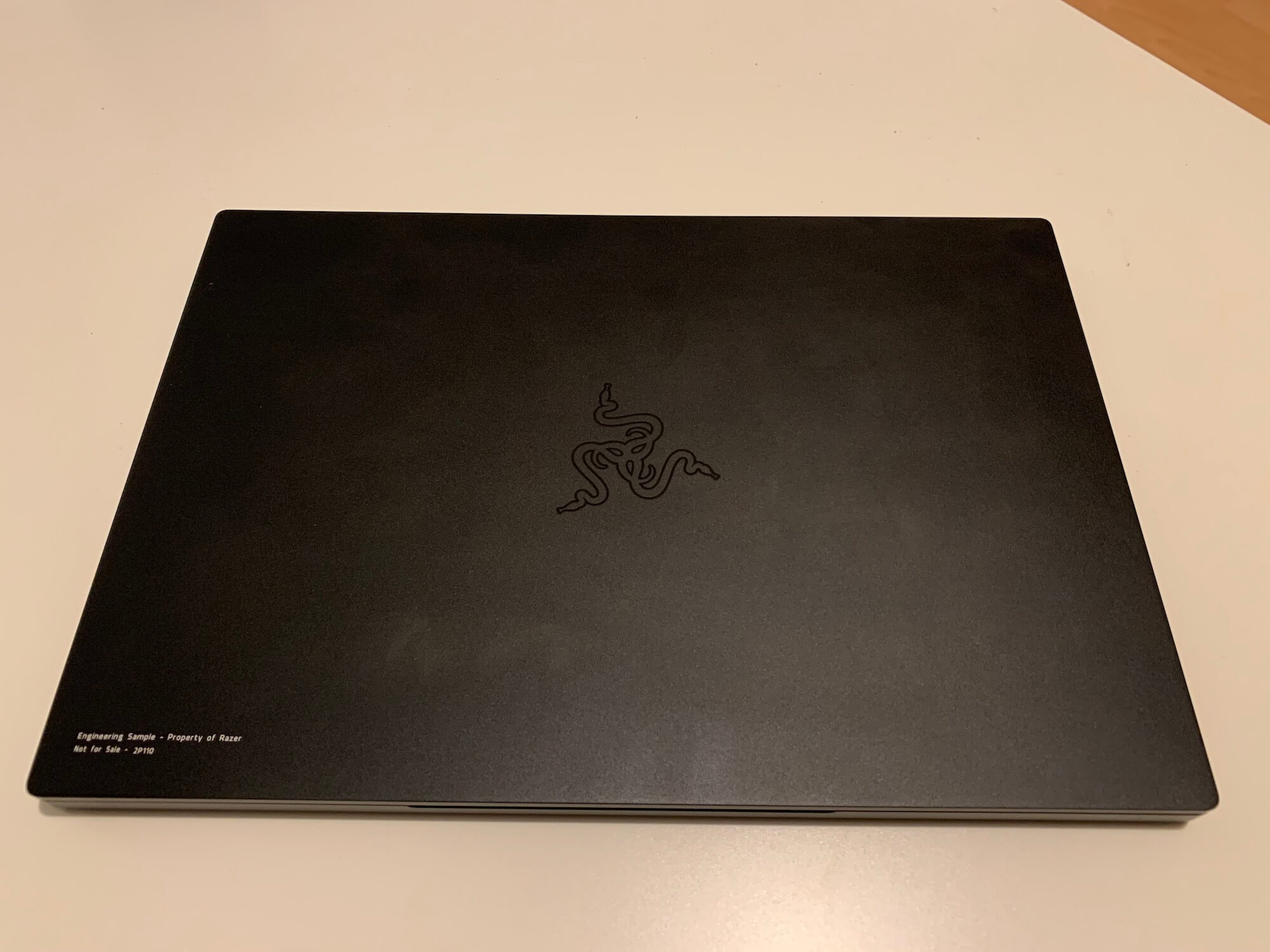 razer-blade-stealth-zugeklappt