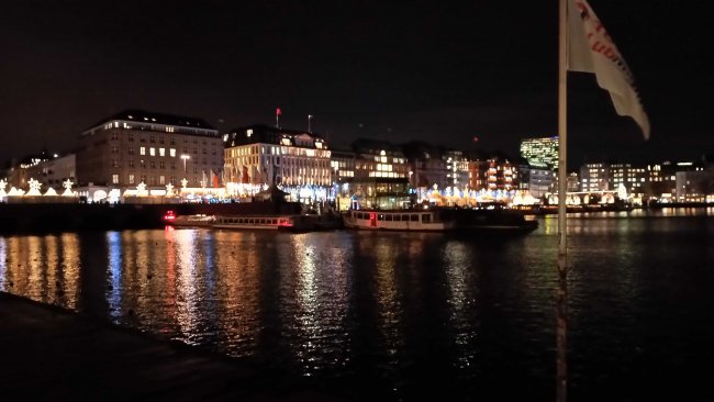 Alster bei Nacht mit dem GS290 / Image by Moritz Stoll