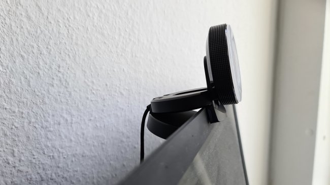 Seitenansicht der Anbringung der Razer Kiyo / Bild von Moritz Stoll